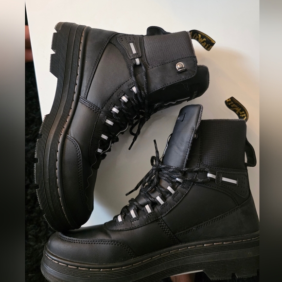 Dr. Martens Combs Tech Waterproof Boots Size 10M - Picture 3 of 8